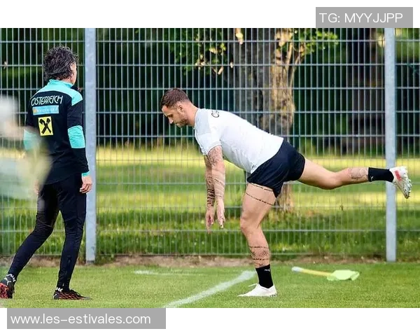 施耐德足球明星的传奇故事与辉煌成就揭秘 施耐德足球明星的传奇故事与辉煌成就揭秘