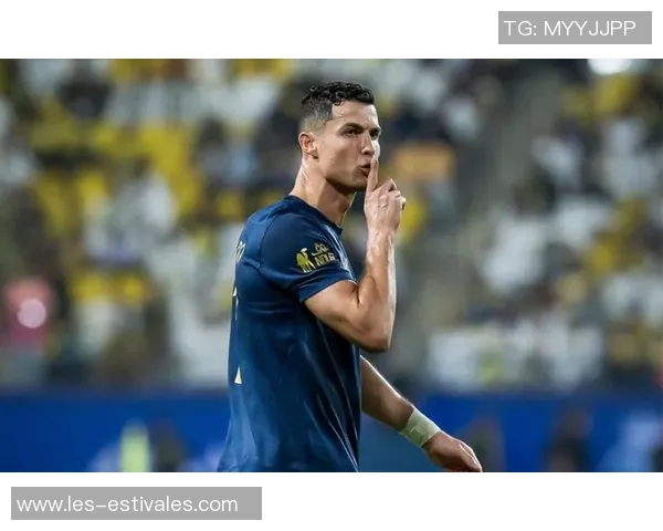 足球明星做闭嘴手势引发热议背后隐藏的故事与情感解析 足球明星做闭嘴手势引发热议背后隐藏的故事与情感解析