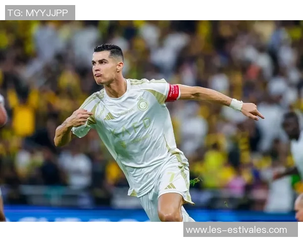 足球明星比心瞬间集锦展现他们的热情与魅力 足球明星比心瞬间集锦展现他们的热情与魅力