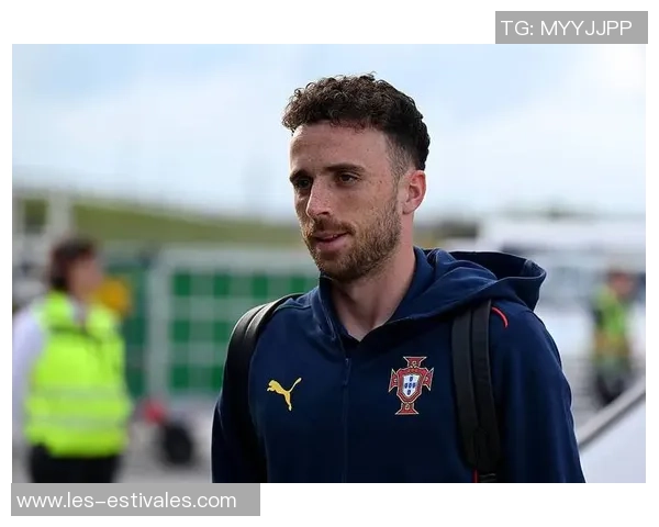 足球明星遭遇车祸不幸身亡震惊全球球迷与体育界的悲痛时刻