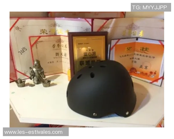 街舞装备选购：头盔推荐